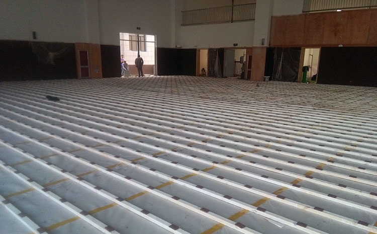 20厚風雨操場運動地板怎么維修?