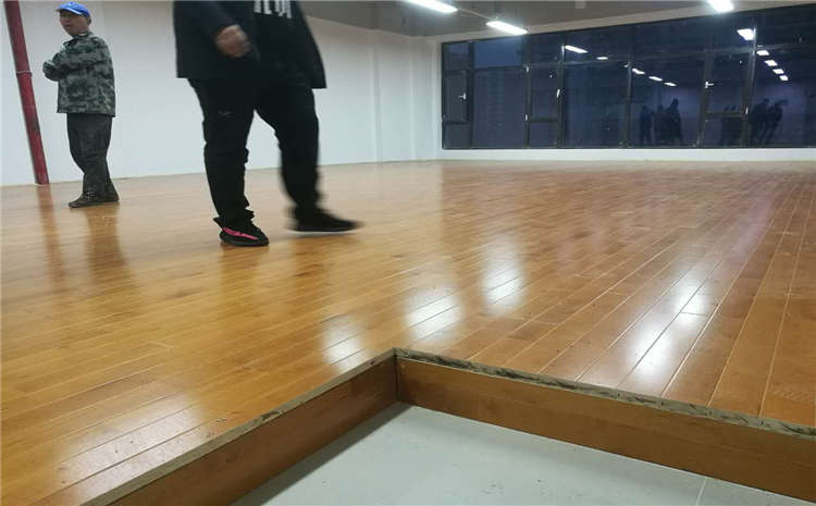 學校體育運動地板多少錢