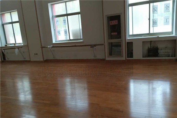 寧夏中寧天元錳業舞蹈木地板成功案例 寧夏中寧天元錳業舞蹈木地板成功案例