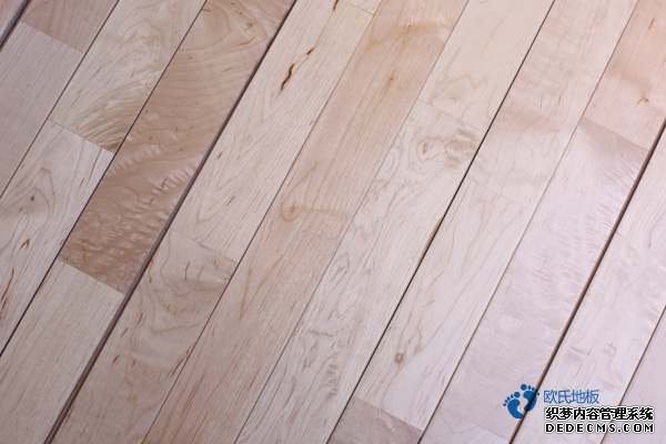 企口籃球場(chǎng)木地板哪家好